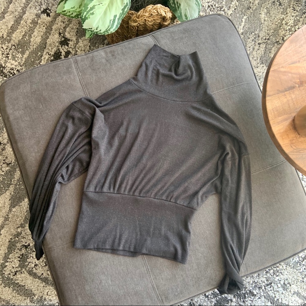 Free people black turtle with a little sparkle!